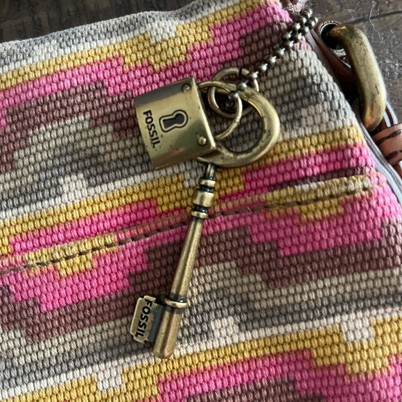 Fossil Explorer Aztec fold over bag/purse - Picture 3 of 16